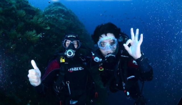  Diviértele con nosotros 